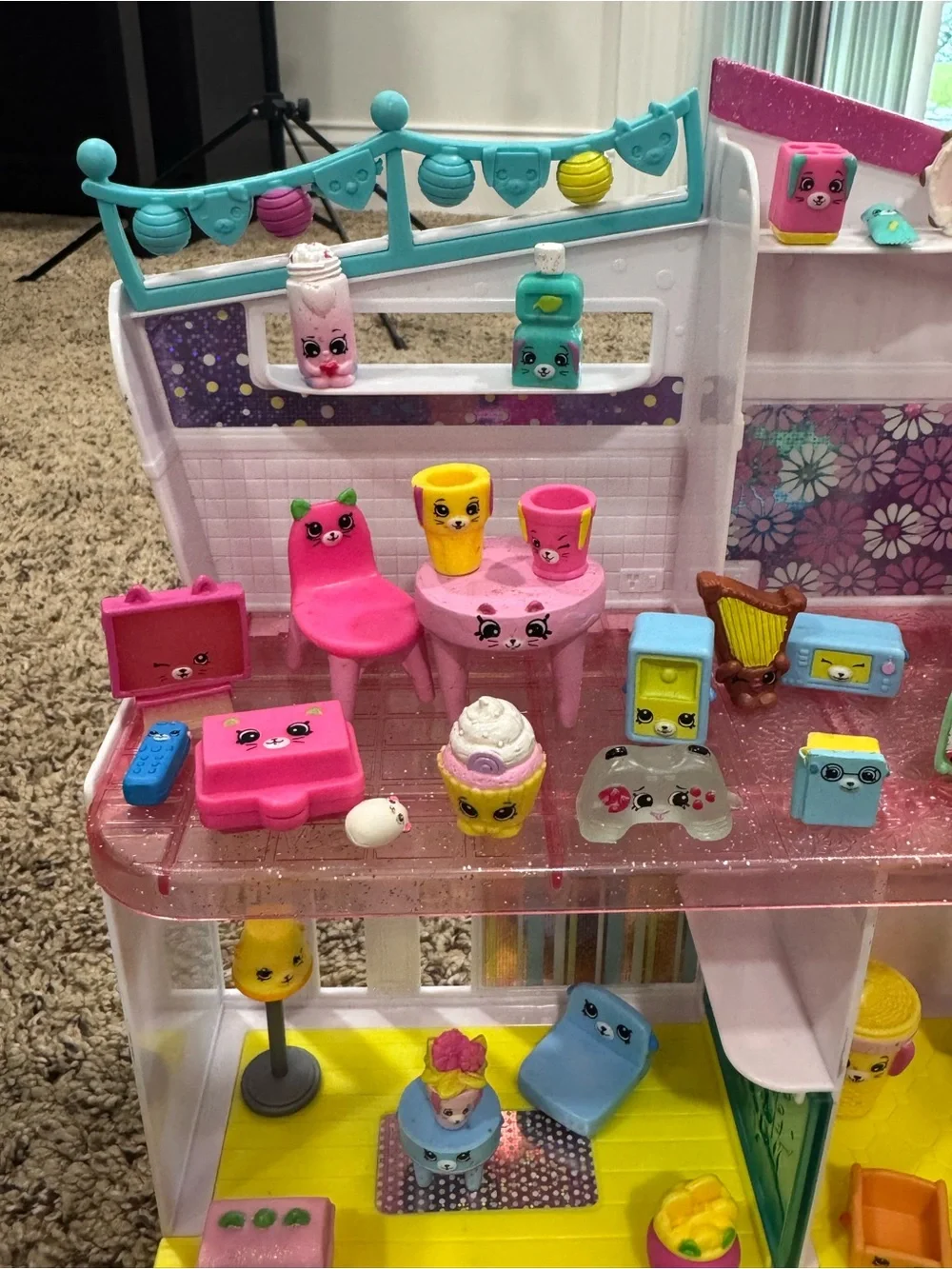 Shopkins Play Set with Pink Pizza Crossbody Bag - Colorful Toy Accessories